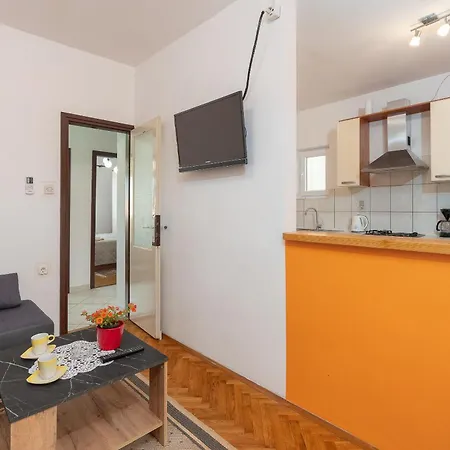 Ivo Apartament *